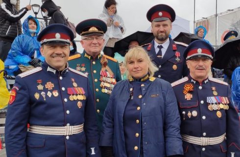 Тульские казаки и ветераны ВДВ на параде Победы в Туле